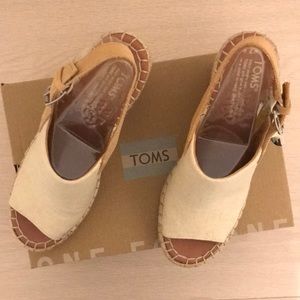 Toms